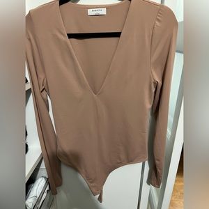Babaton Deep V bodysuit size L